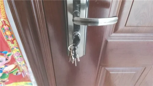 防盗门用钥匙打不开怎么办