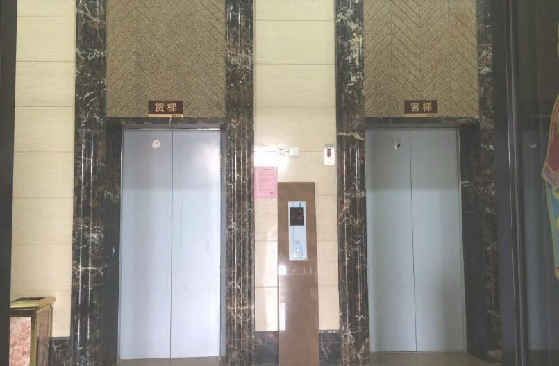 安装电梯按楼层收费吗？