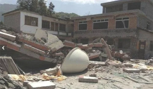 地震房子倒了国家赔吗
